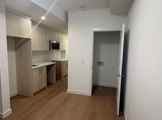 920 35th St SE #B, Calgary, AB T2A1A5