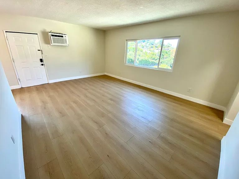 2147 Baxter St #9 — Photo 7