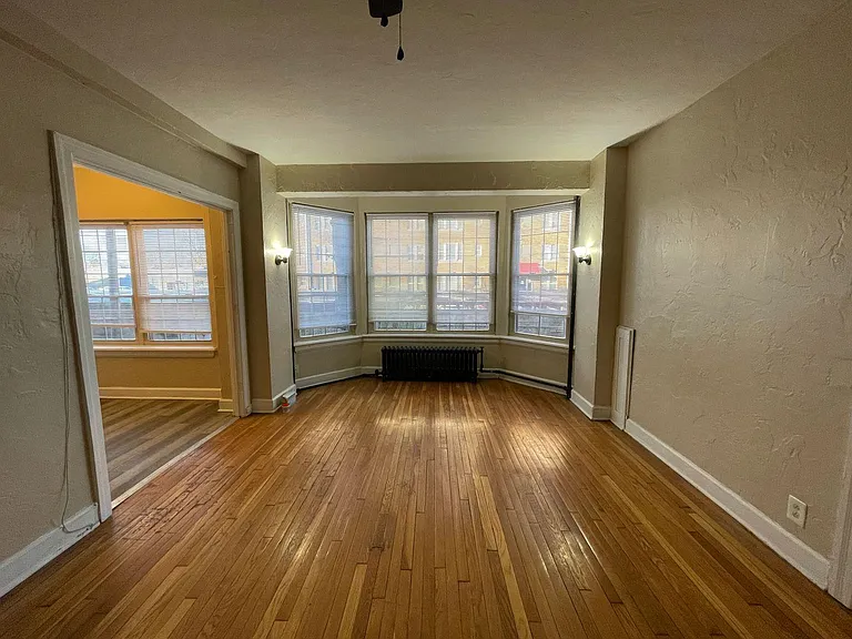 Llanhurst Apartments — Photo 5