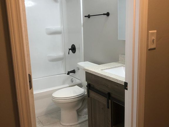 5th image of 1426 E Stonehenge Dr
