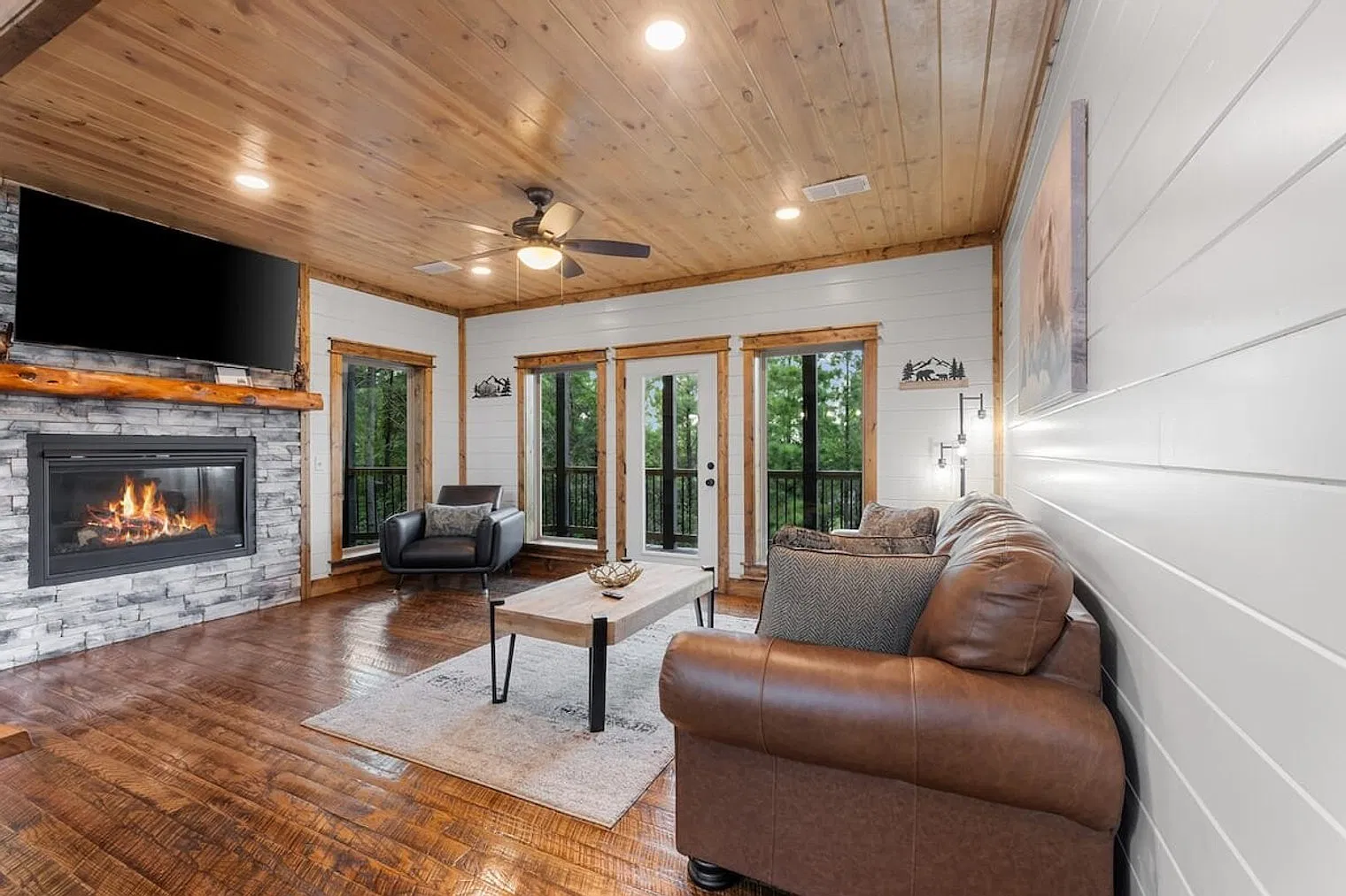3 bed, 3.0 bath, $5,766 — Photo 3