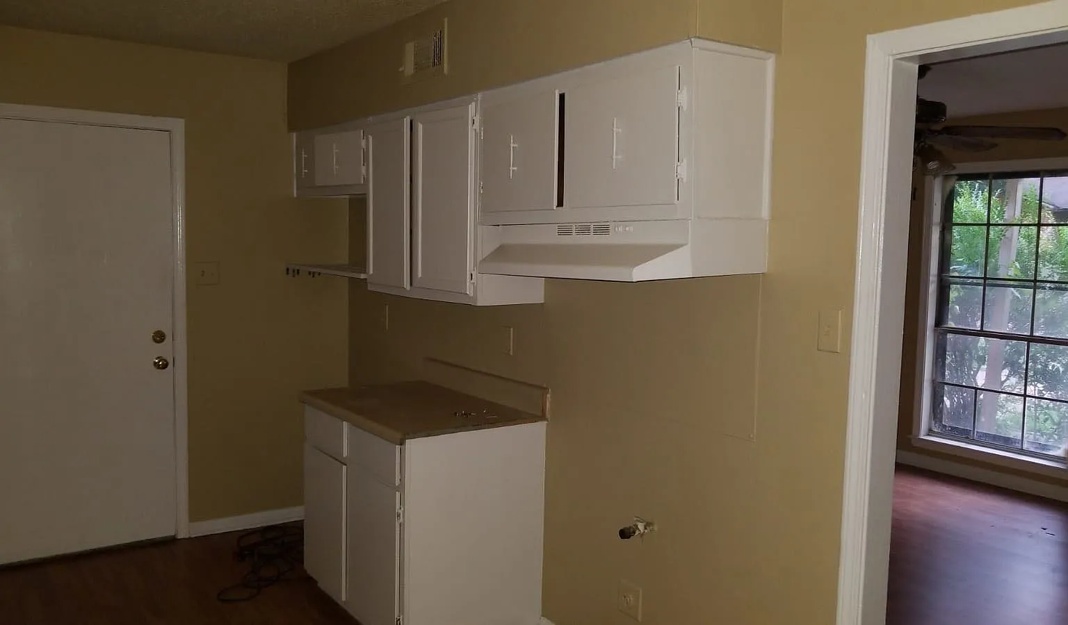Renovated 3BR SFR — Photo 3
