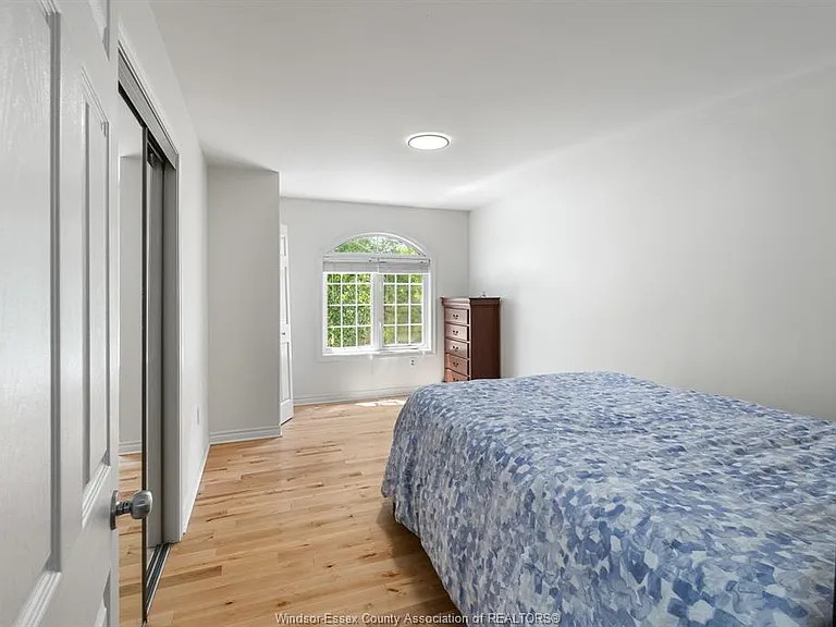 1376 Lakeview Ave — Photo 29