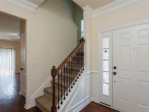 5th image of 537 Whitworth Ln