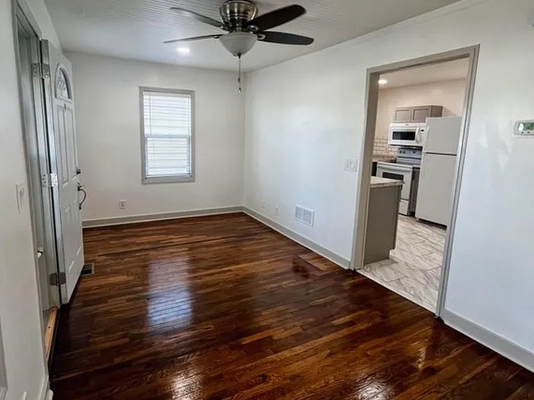 332 S Adams St — Photo 3