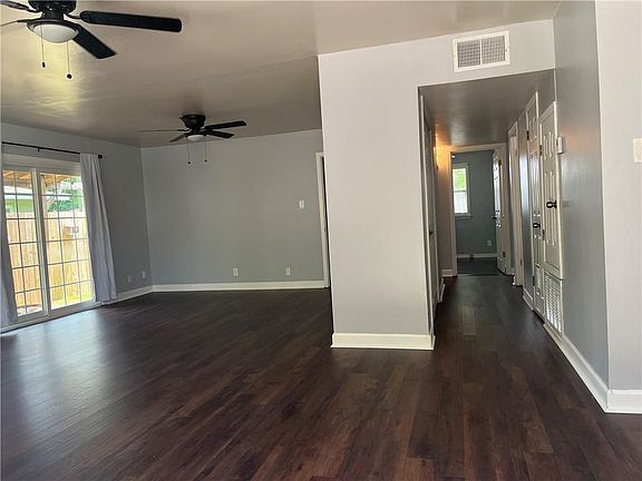 4th image of 310 Cherry Blossom Ln