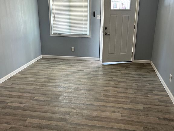 2nd image of 2729 S Lyons Ave