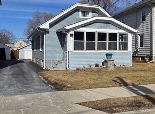 752 North Ave, Aurora, IL 60505