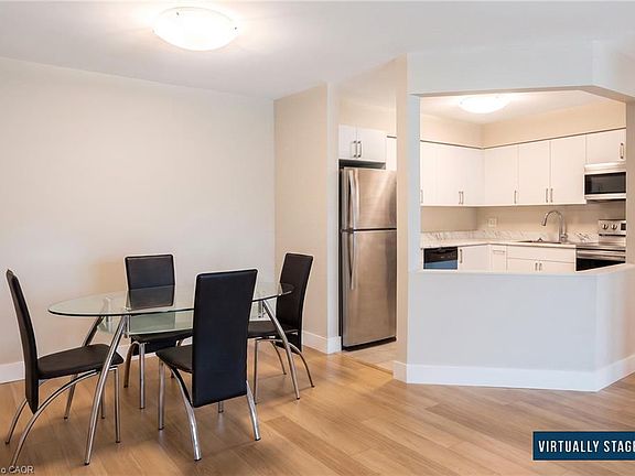 4th image of 3085 Kingsway Dr #22
