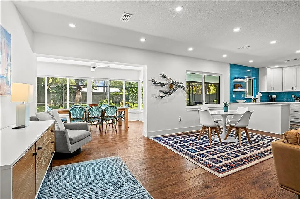 4 bed, 3.0 bath, 1928 sqft, $9,500 — Photo 2