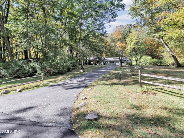 9 Corrigan Ln, Greenwich, CT 06831