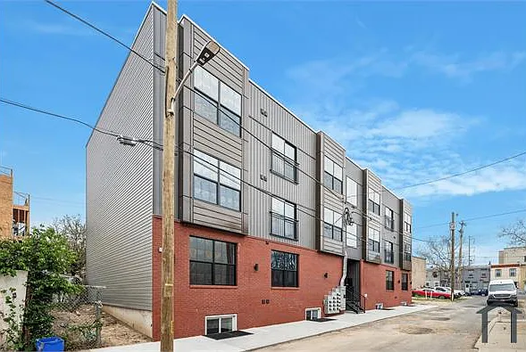 3 bed, 2000 sqft, $1,200 — Photo 2