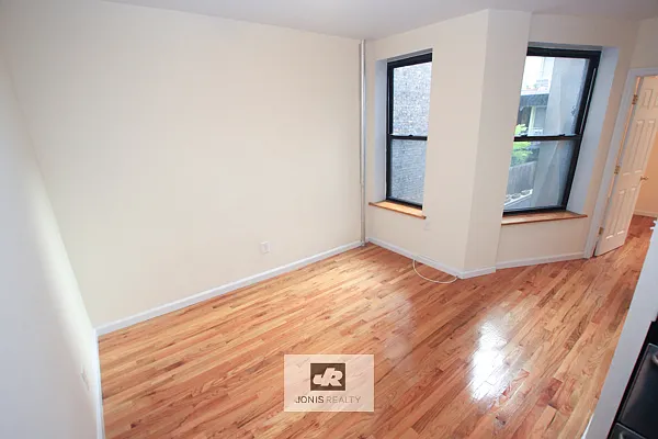 Rented by Jonis Realty | media 24