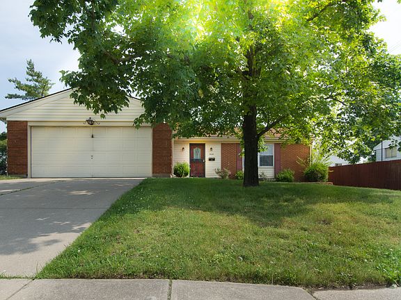2nd image of 914 Holderness Ln