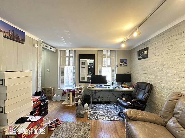 2141 W Webster Ave #BF — Photo 2