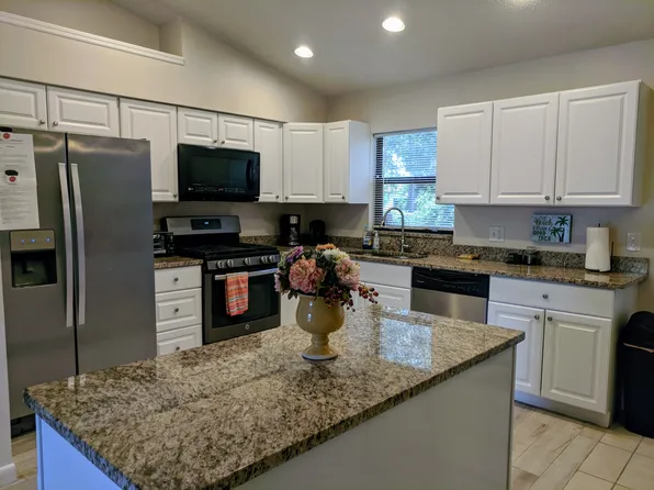 2206 Hively St, Sarasota, FL 34231