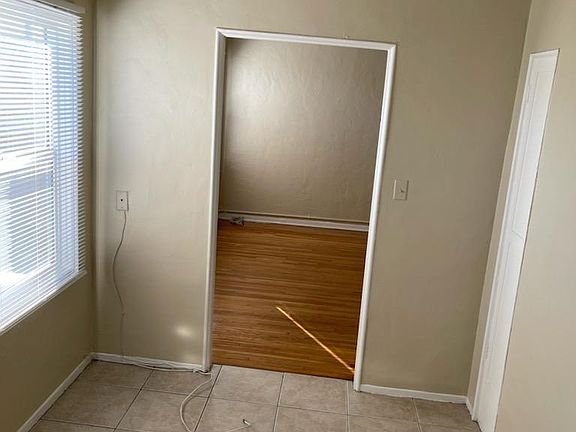 3rd image of 1197 N Ardmore Ave APT 8