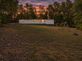 8 Lake Forest Dr, Galena, MO 65656