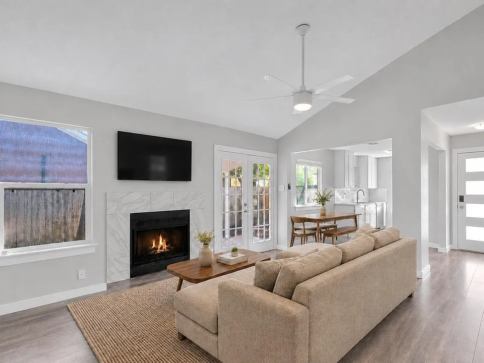 12321 Emery Oaks Rd