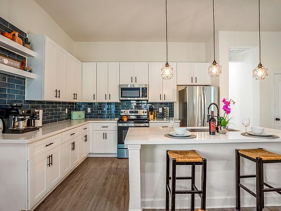 5th image of 4111 Engelke St