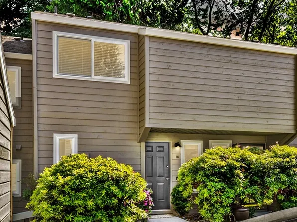 4880 SW Scholls Ferry Rd APT 16, Portland, OR 97225