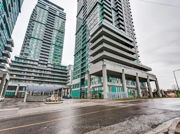 70 Town Centre Ct #909, Toronto, ON M1P 0B2