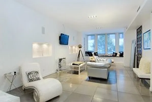 Rented by Douglas Elliman | media 35