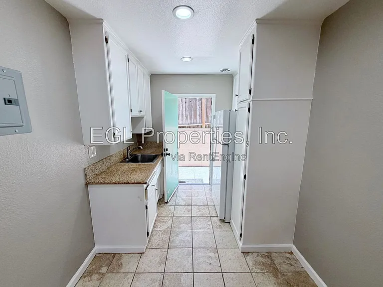 5916-5922 Carlton Way/1555 N. Bronson — Photo 6