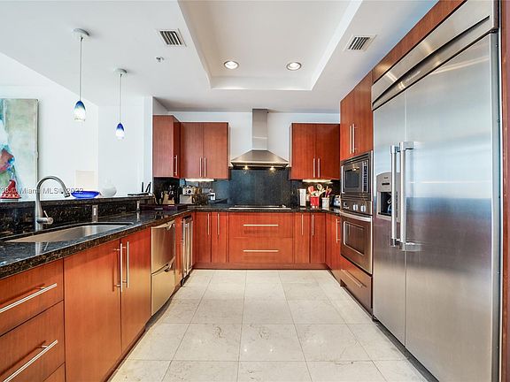 4th image of 1090 NW North River Dr APT 302