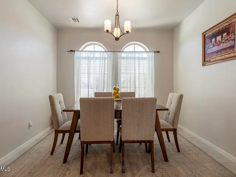 1056 Summer Breeze Pl — Photo 4