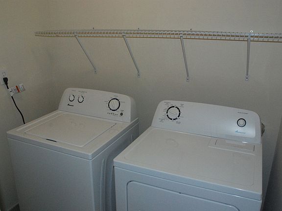 5th image of 90 S Lansdowne Ave APT 102
