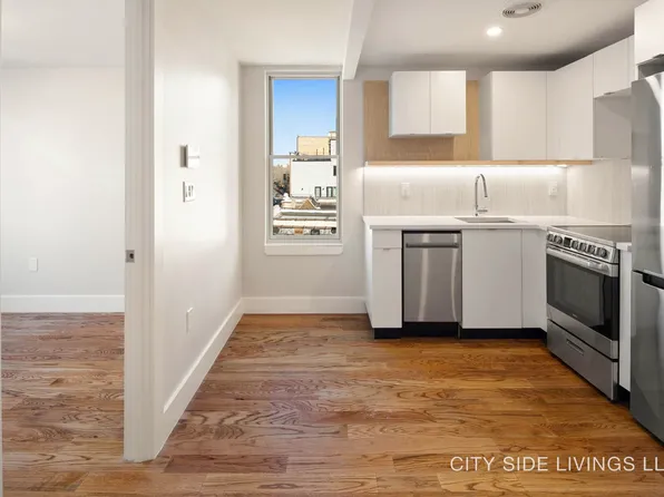 998 Carroll Street image 8 of 11