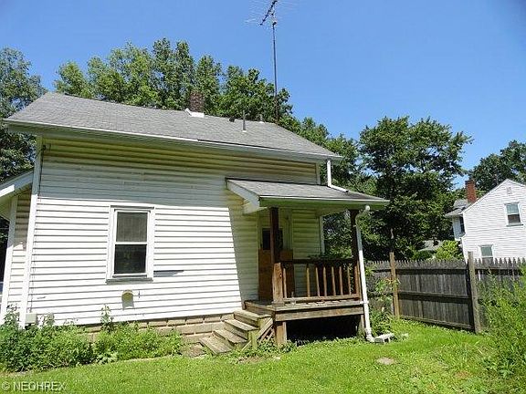 4th image of 1169 Central Parkway Ave SE