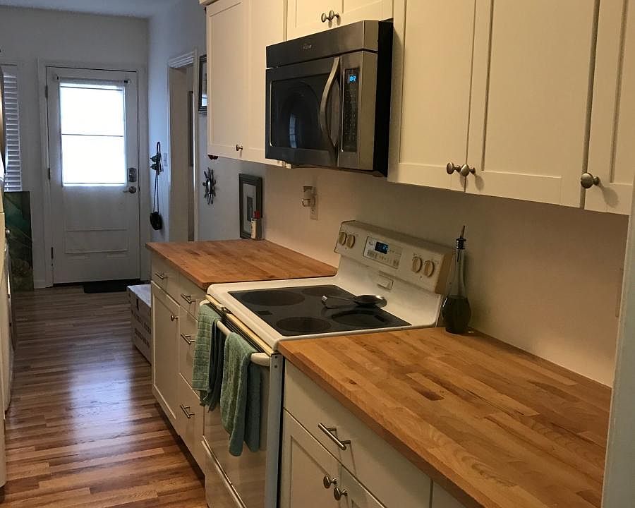 1st image of 607 E Harwood St