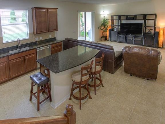 3rd image of 32727 Windelstraw Dr