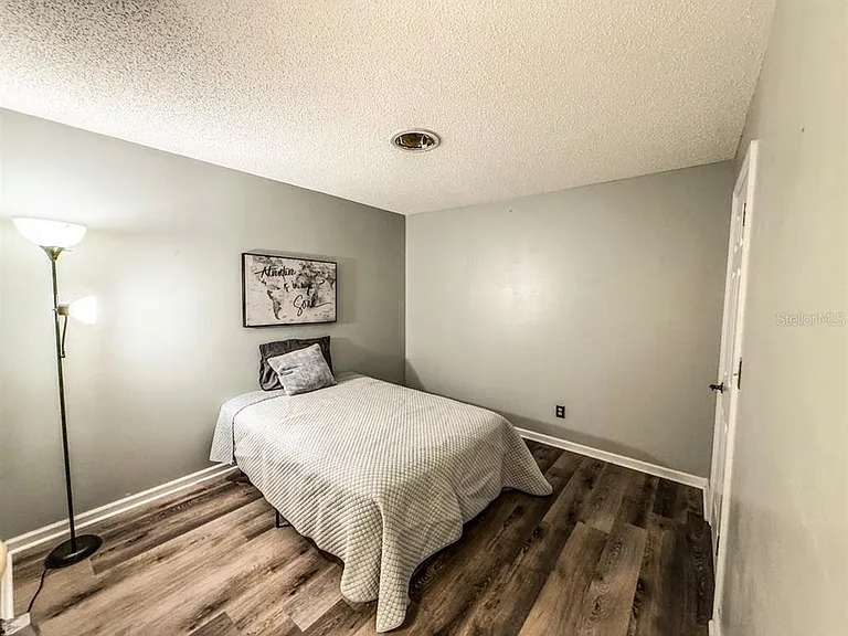 35058 Whispering Oaks Blvd — Photo 12