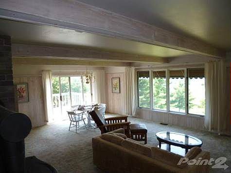 Living/dining combo