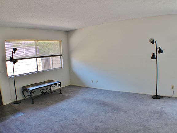 Back Unit Living Room