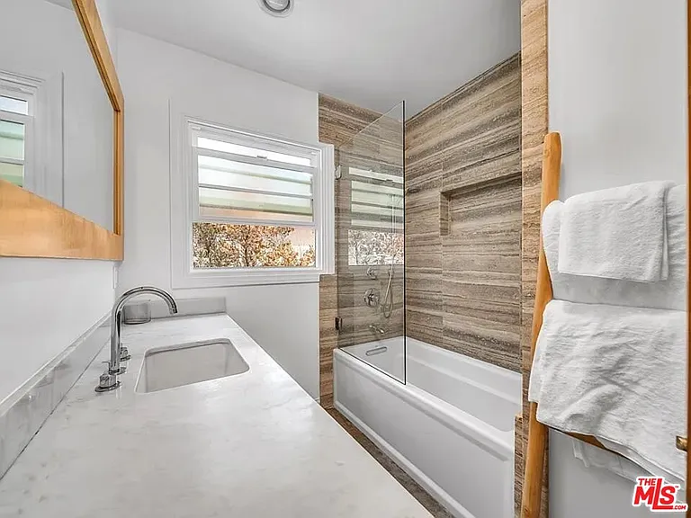 7844 Stewart Ave #A-B — Photo 26