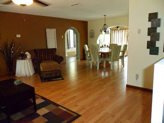 Living Room / Dining Room