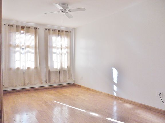 3rd image of 15064 58th Avenue # Fl 1ST