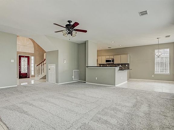 3rd image of 1808 Oakleaf Cir