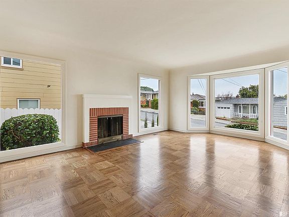 4th image of 421 Poplar Ave