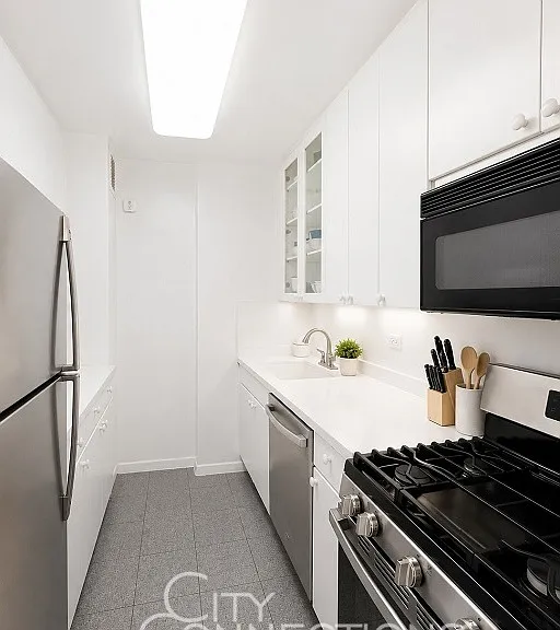 392 Central Park W #7F — Photo 6