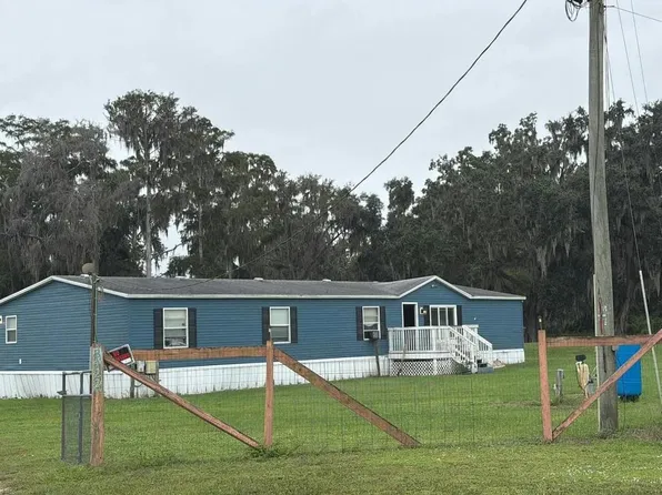 8428 Highland Pines Ct, Plant City, FL 33565