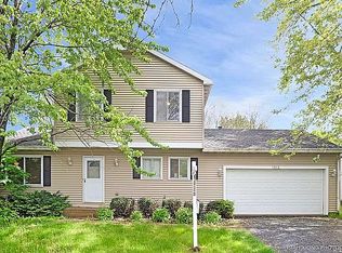 1313 Knoll Dr, Naperville, IL