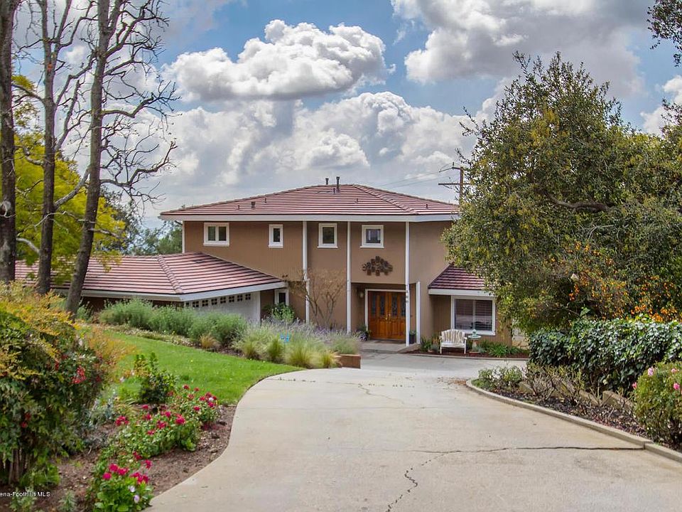 1st image of 380 Deodar Cir