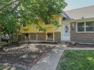 212 Redbud Ln, Belton, MO 64012
