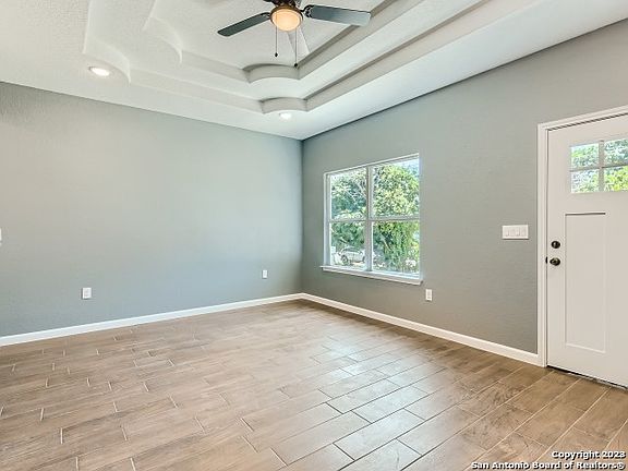 5th image of 12903 MIDDLE LN