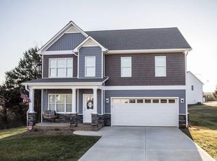 1708 Pipers Ridge Cir NW, Conover, NC 28613